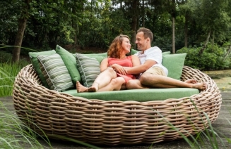 Rattan AppleBee Daybed Cocoon